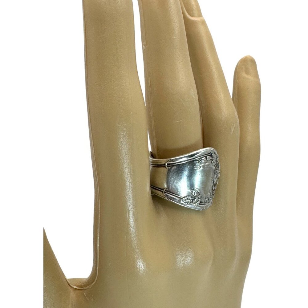 Artisan Spoon Ring Made from ANTIQUE ROCKFORD S.P. CO. 5 Star SILVERPLATE Spoon - Picture 4 of 16